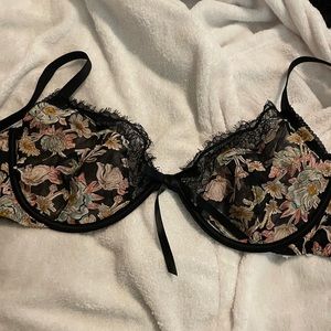 Victoria’s secret Dream Angel low cut lace and embroidery unlined underwire bra
